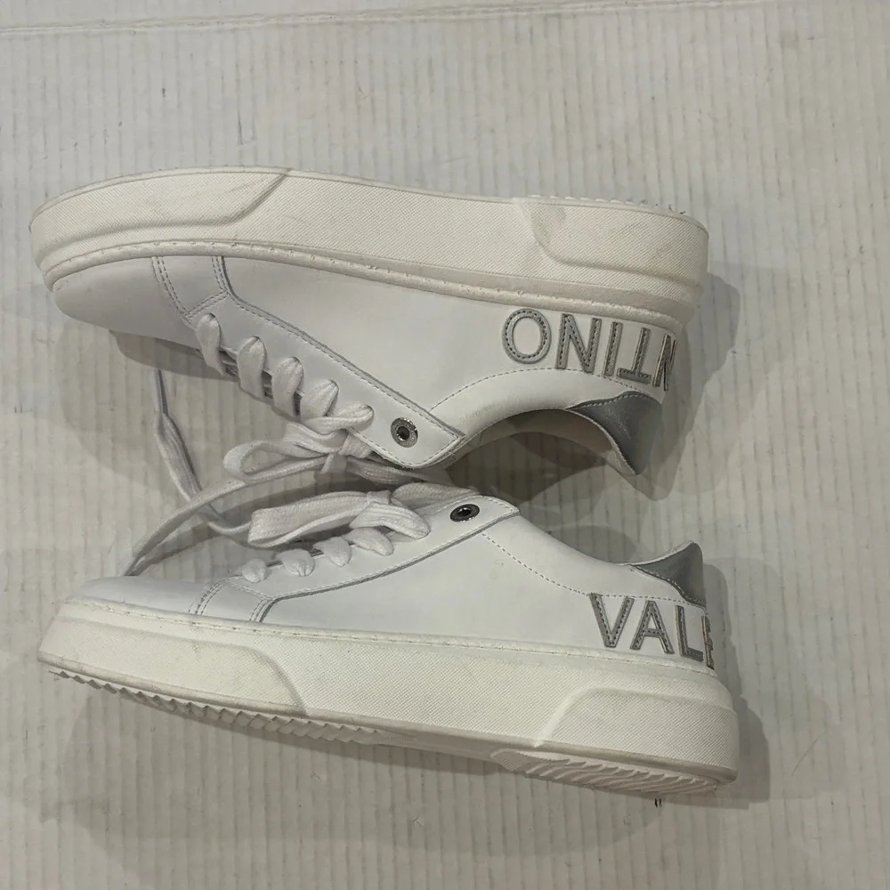 VALENTINO BY MARIO VALENTINO Alice Low Top Sneaker In White Ologram Size 6.5_15